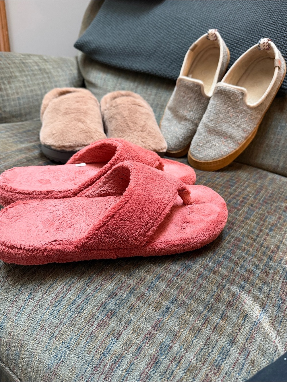 Slippers all Size 9 Acorn & Crocs 3 Pairs Selling Women’s Large